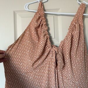 Midi dress with slit and tie on the top